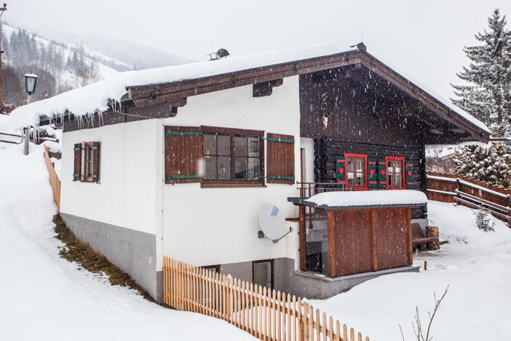 Chalet Appartement Alpenherz by HolidayFlats24 Saalbach-Hinterglemm Kamer foto